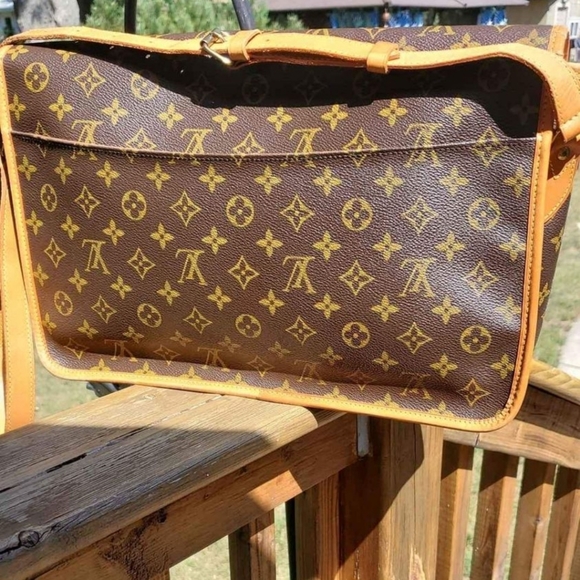 💥💥SOLD💥💥Louis Vuitton Sac Jiebesiere GM - Picture 3 of 16